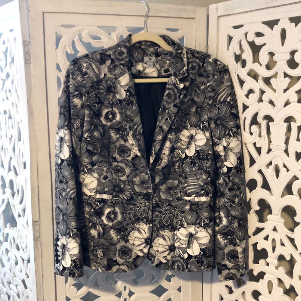 Worthington black white floral blazer
